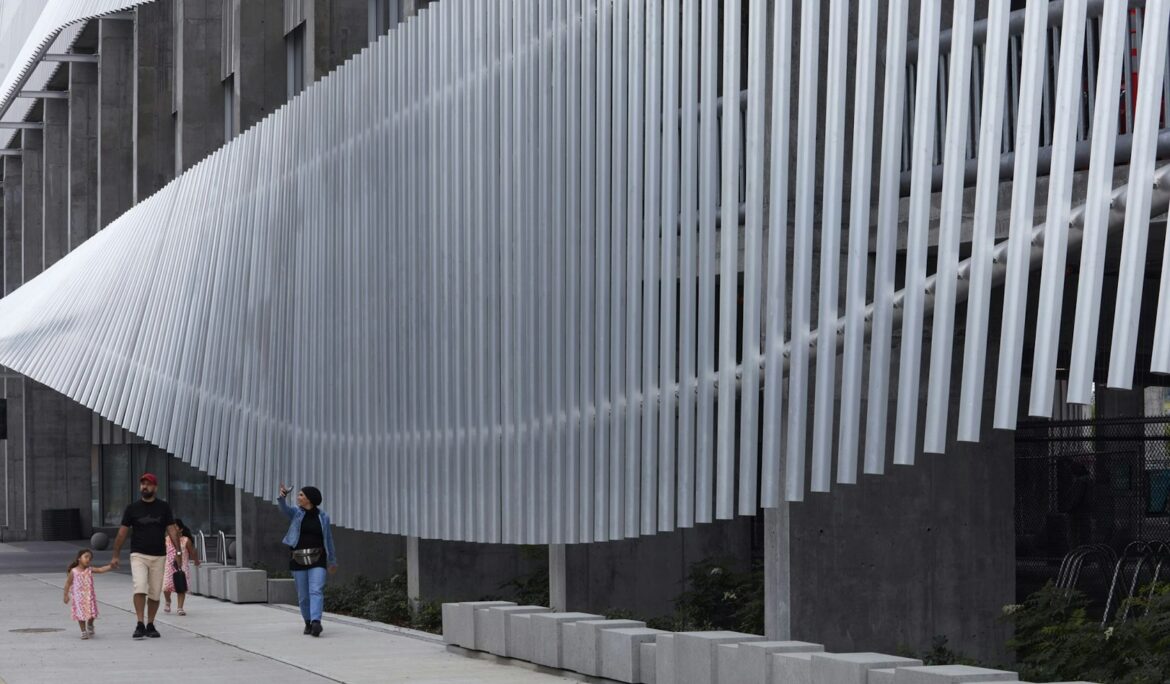 luxuey panel calgary